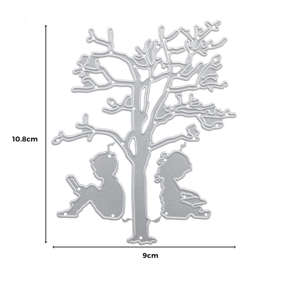 Größenangabe für Stanzschablone Baum mit zwei sitzenden Kindern