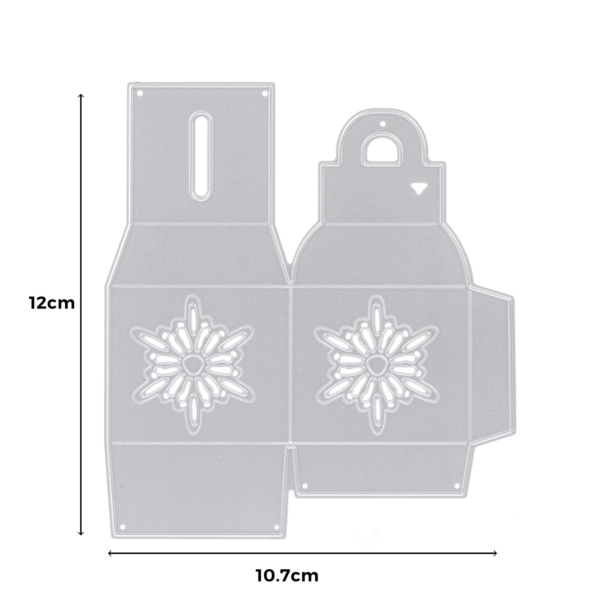 Die Stanzschablone "Schachtel mit Prägung" von Stanzenshop.de ist eine flache, graue Kartonvorlage mit floralem Ausschnitt, ideal zum Basteln oder für Gastgeschenke. Maße: 12 cm hoch, 10,7 cm breit; inkl. Faltlinien.