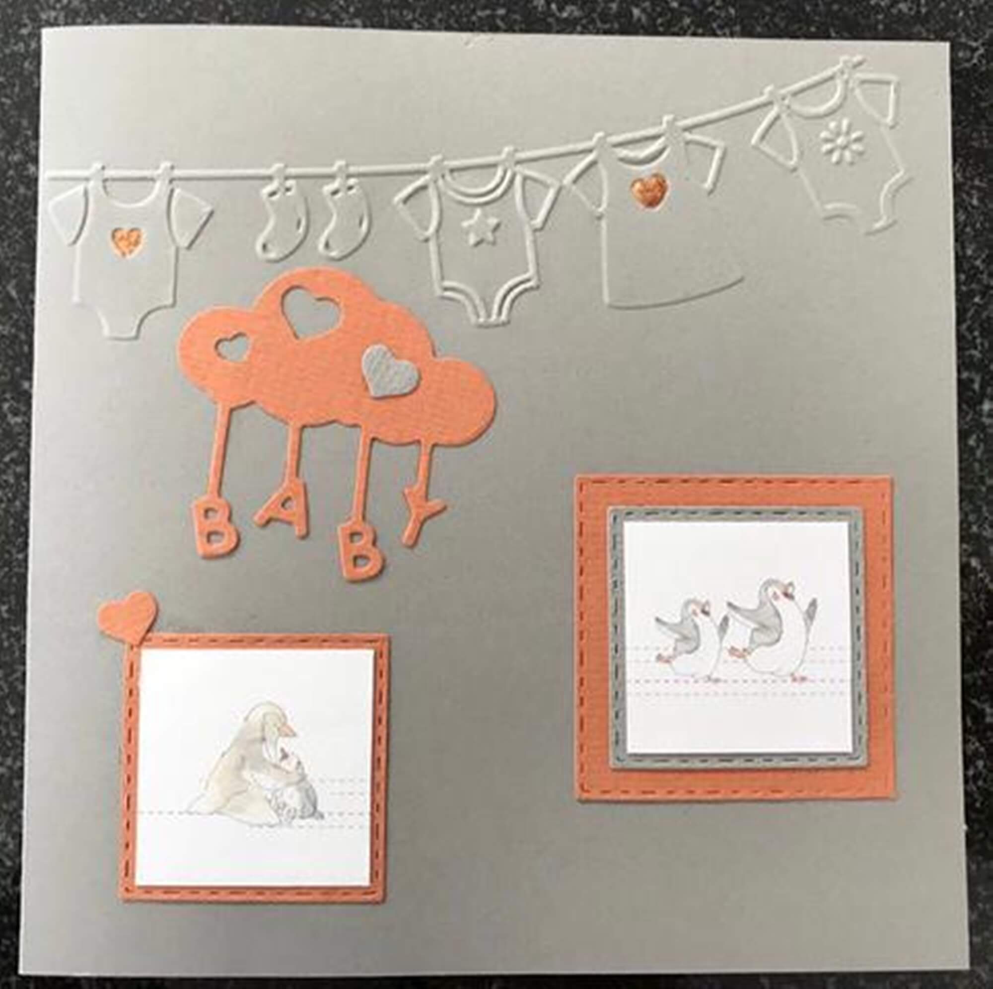Die "Stanzschablone: Wolke mit Buchstaben 'Baby'" von Stanzenshop.de ist ideal für Scrapbooking und Basteln. Das Wolkenmotiv mit den Buchstaben "Baby" eignet sich perfekt für die Gestaltung von bezaubernden Karten und Dekorationen zum Thema Baby.