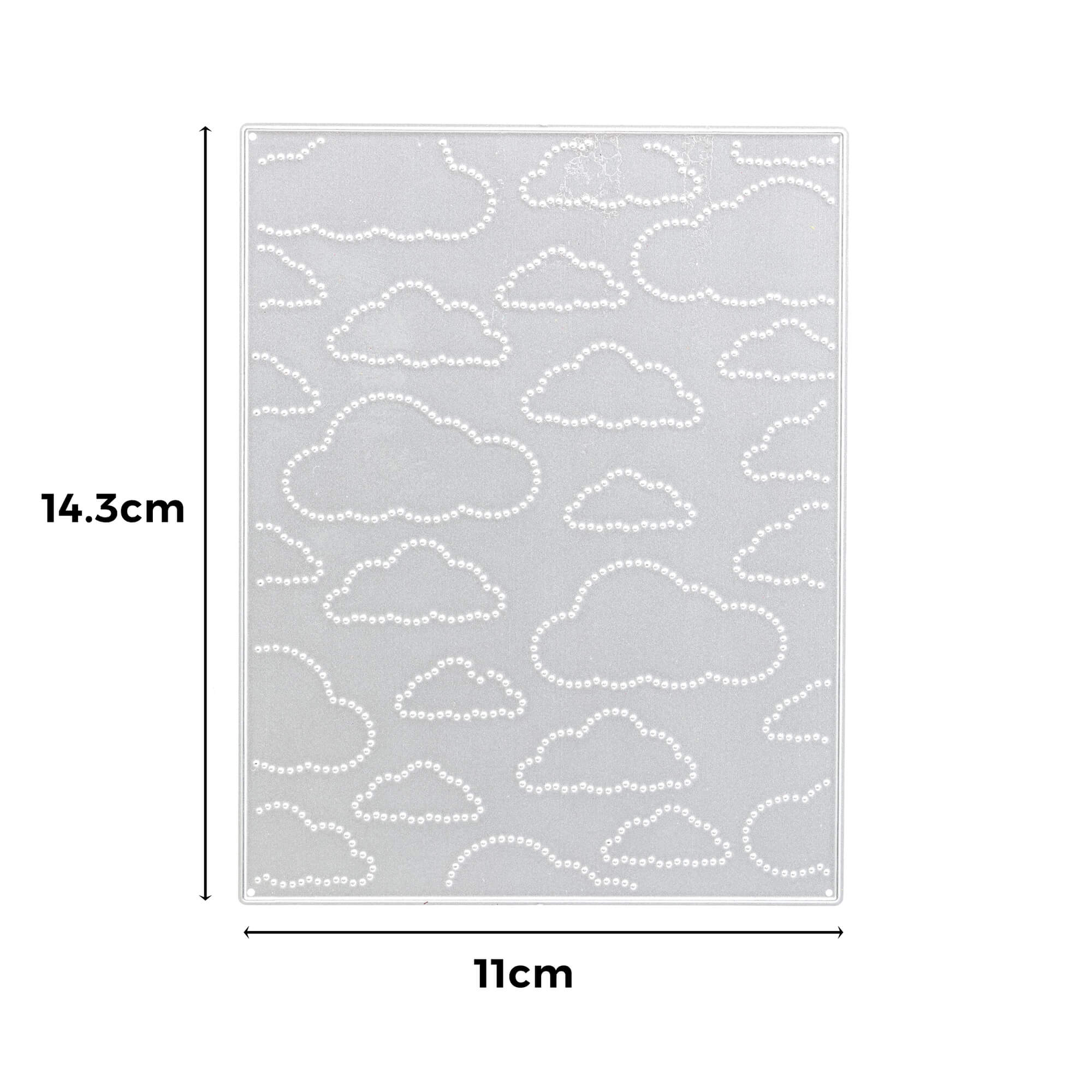 Die "Stanzschablone: Wolkenplatte" von Stanzenshop.de, eine rechteckige Stanzform mit geprägten Wolkenmustern (14,3×11 cm), ist auf weißem Hintergrund abgebildet - ideal für Bastelprojekte mit charmanten Wolkenmotiven.