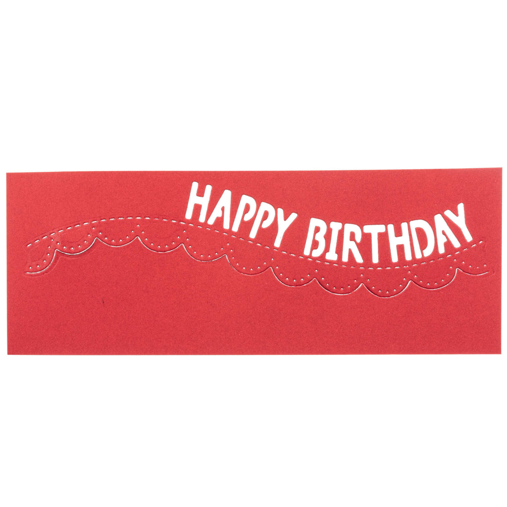 Ein roter Geburtstagskarton mit der Stanzschablone „Happy Birthday Wimpel“ von Stanzenshop.de darauf.