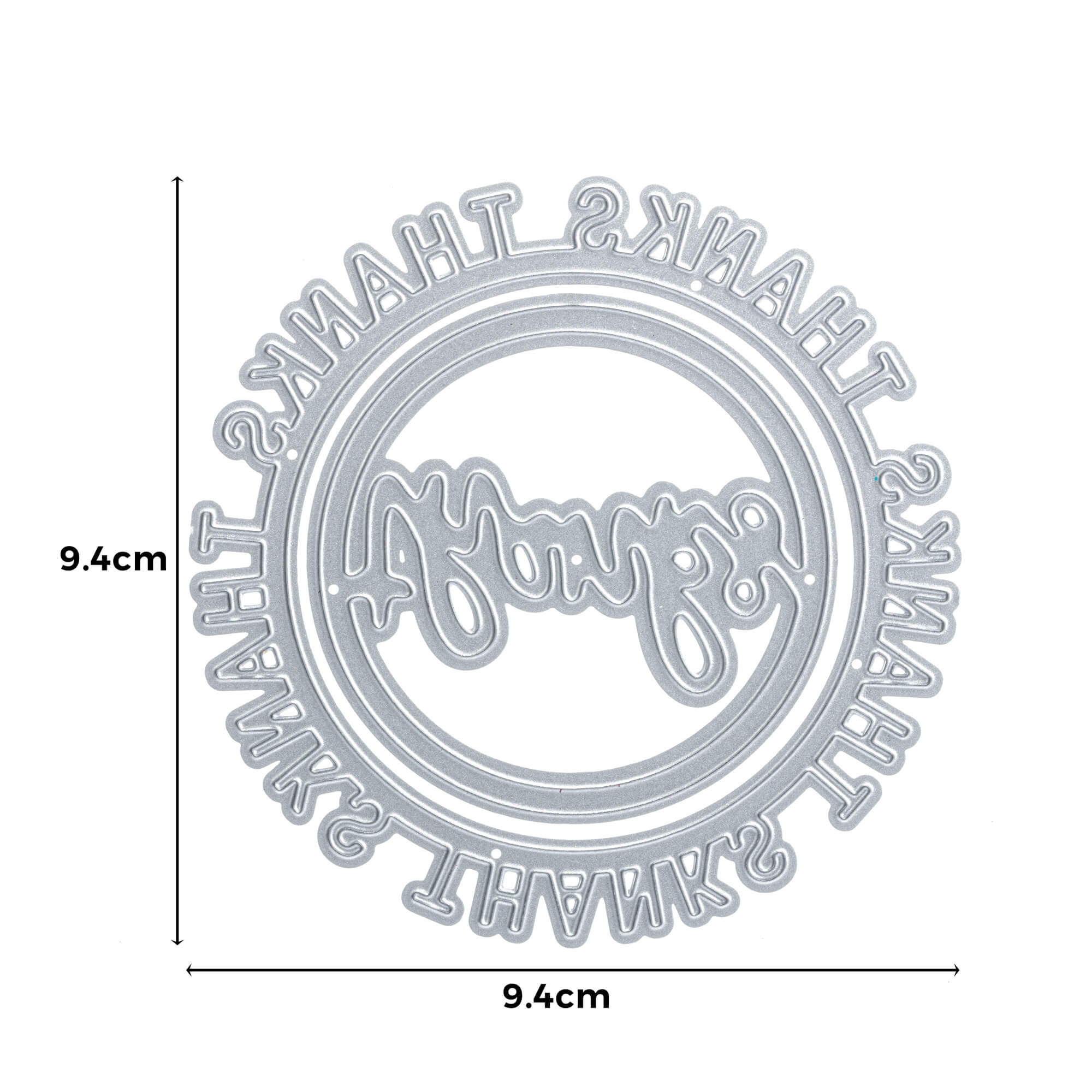 Die Stanzschablone: Thanks im runden Rahmen von Stanzenshop.de schneidet "Thanks" mittig und "THANKS THANKS THANKS" am Rand - ideal für Dankeskarten oder Scrapbooking. Größe: 9,4 x 9,4 cm.
