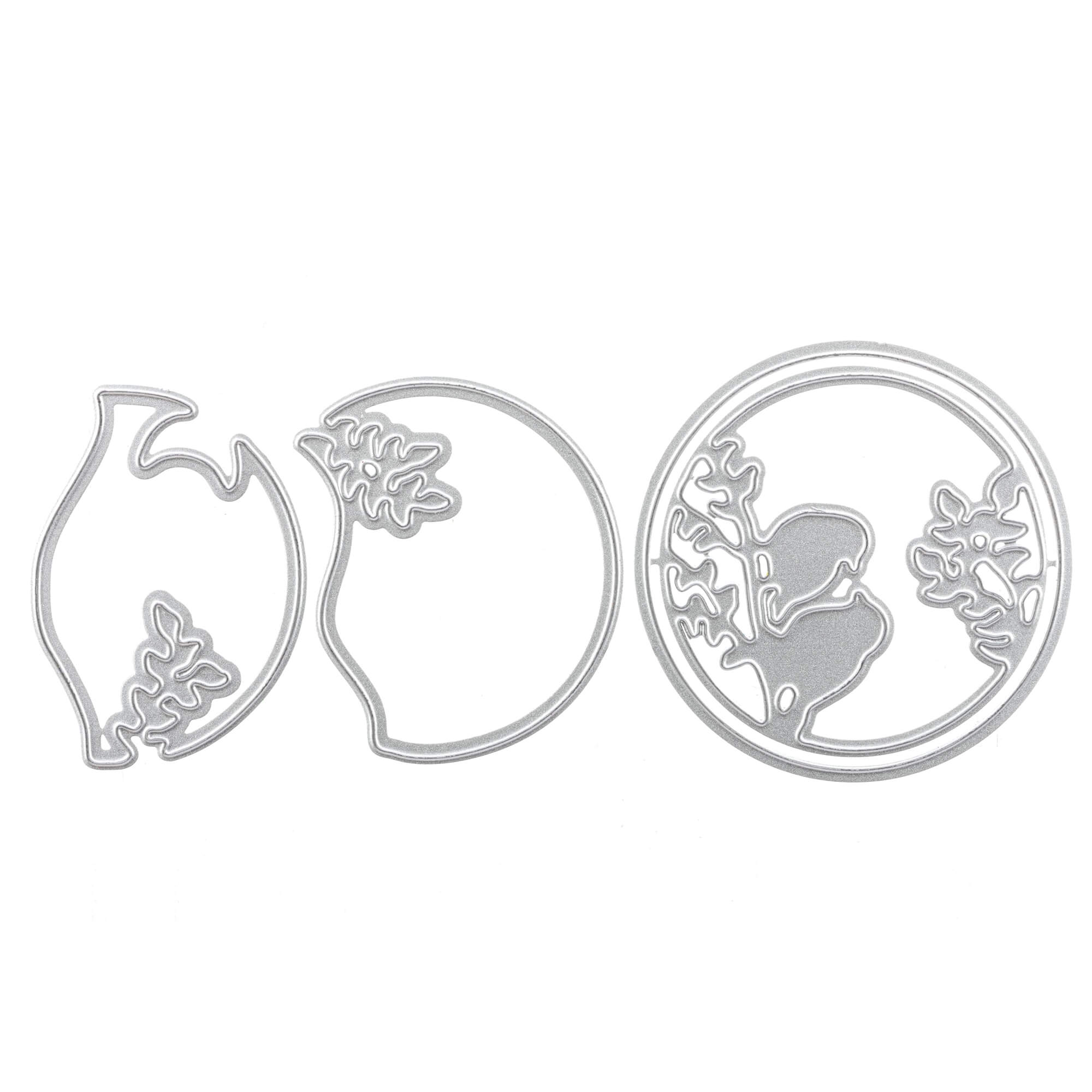 Drei silberne Metall-Stanzschablonen mit Fischglas- und Fischmotiven sowie Algenakzenten von Stanzenshop.de, abgebildet auf weißem Hintergrund - ideal zur Kombination mit der Stanzschablone: 3D Vogel im Kreis in kreativen Projekten.