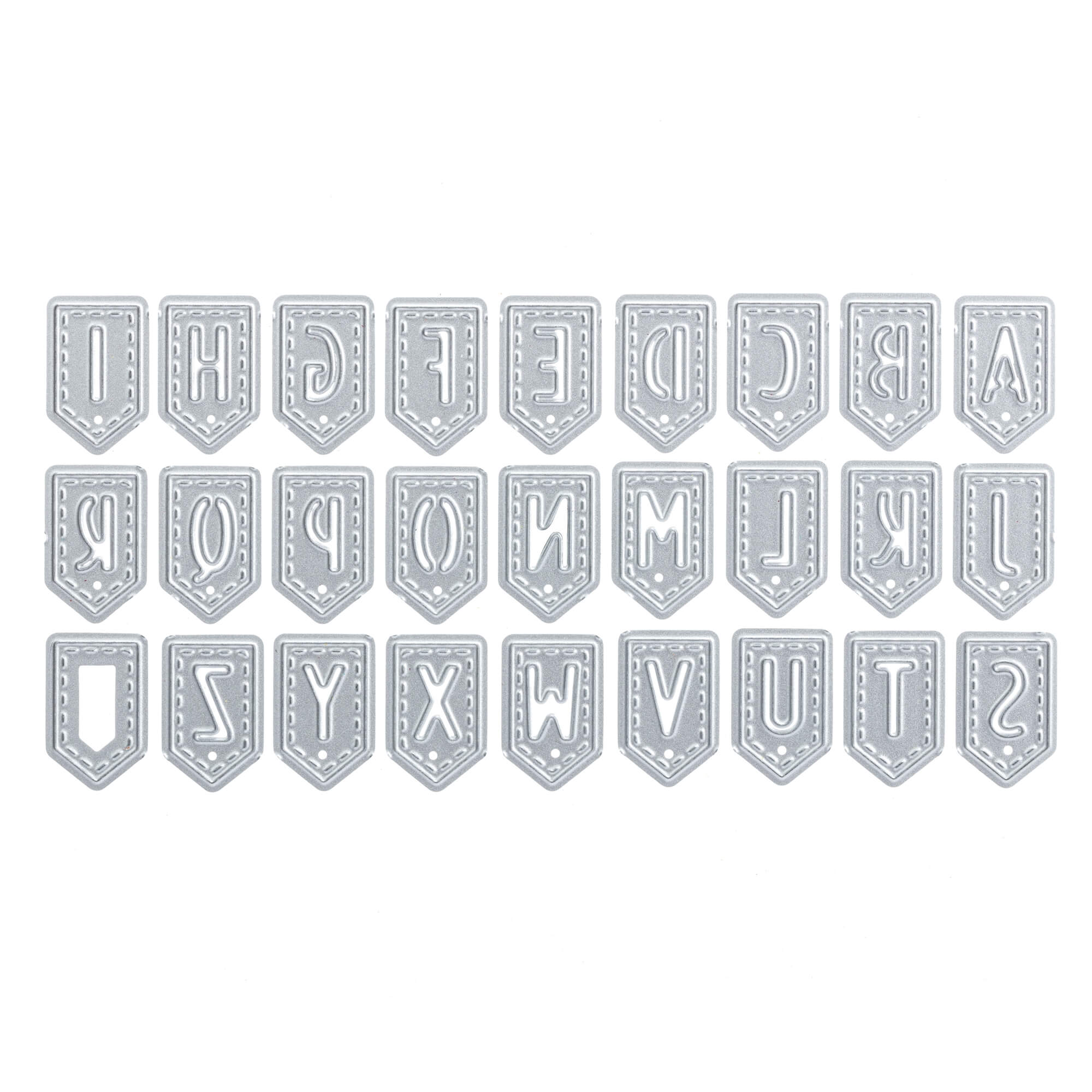 Die Stanzenshop.de Stanzschablone: Wimpelkette mit Buchstaben bietet metallisch gestanzte Schildformen von A bis Z (Großbuchstaben), ideal für individuelle Dekoration. Einige Buchstaben sind gespiegelt für einzigartige Designs.