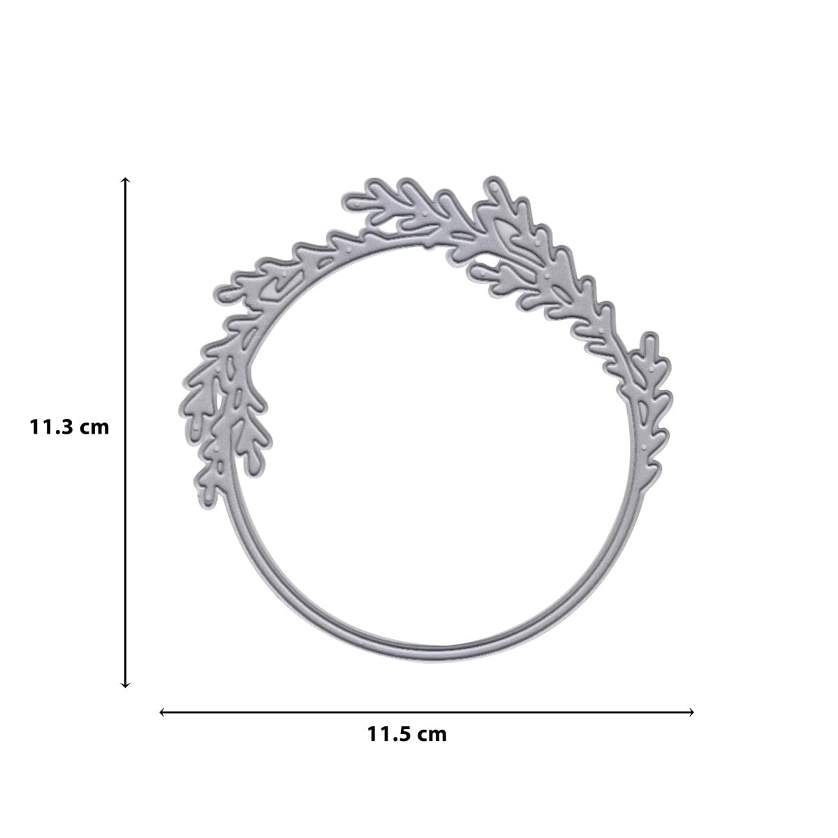 Die Stanzschablone Kranz mit Zweigen von Stanzenshop.de aus silbernem Metall misst 11,3 x 11,5 cm und zeigt filigrane, blattähnliche Zweige - ideal für Bastelprojekte. Darstellung auf weißem Hintergrund mit Maßlinien.