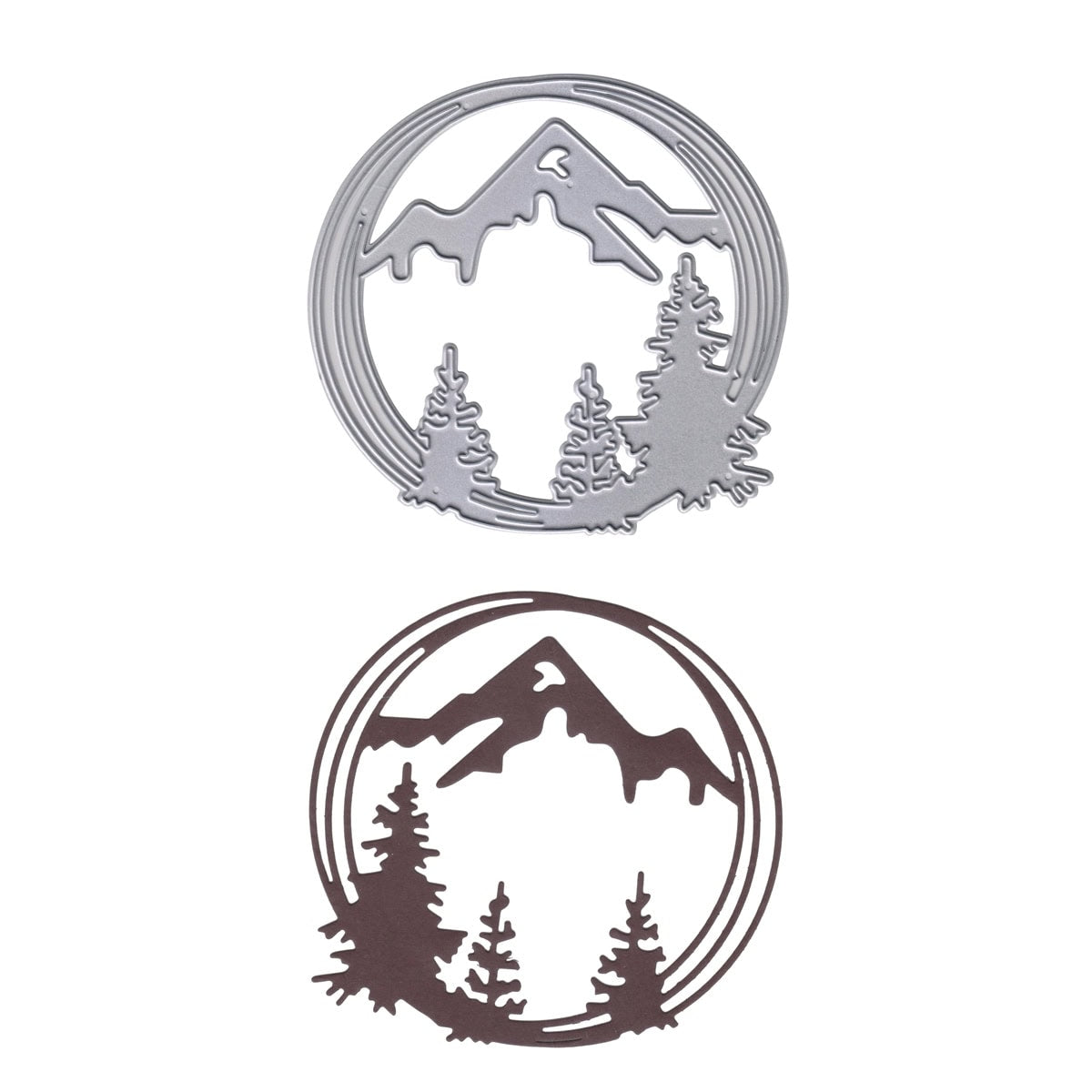 Die Stanzschablone Bergpanorama im Kreis von Stanzenshop.de enthält zwei Metallstempel - einen silbernen und einen braunen - mit einer kreisförmigen Berg- und Baumszene, ideal für Bastelprojekte.