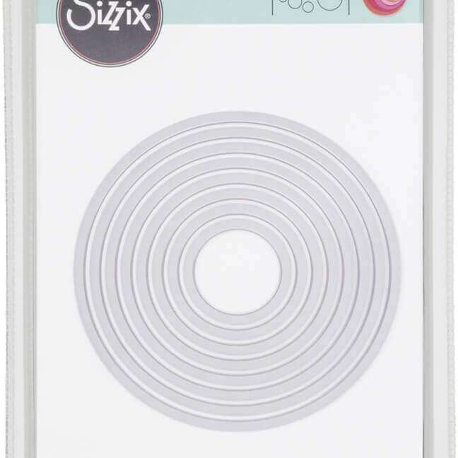 Das Sizzix Stanzformen-Set Framelits(TM) Circles Ø 3-10,7 cm enthält 8 Metallkreisstanzen in verschiedenen Größen. Die Verpackung von Sizzix besteht aus Kunststoff und Karton und enthält detaillierte Produktinformationen für Sie.
