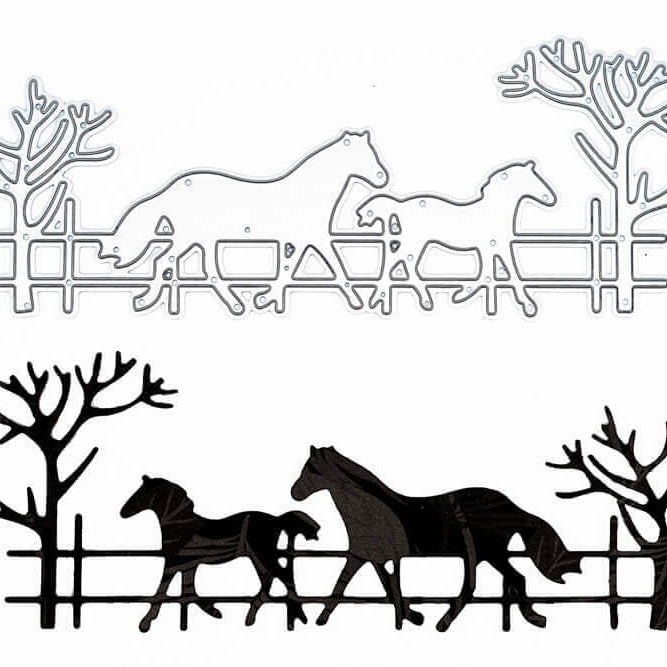 Die Stanzschablone Landschaft mit zwei Pferden zeigt zwei Pferde- und Baummotive hinter einem Zaun in Silber und Schwarz auf Weiß, die mit den meisten Stanzmaschinen kompatibel sind - ideal für die Kartengestaltung und Bastelprojekte.