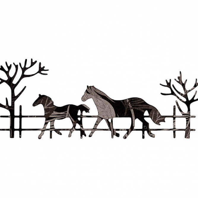 Gestalten Sie schöne Basteln Karten mit der "Stanzschablone Landschaft mit zwei Pferden" von Stanzenshop.de-zwei Pferde hinter einem Zaun und zwei blattlose Bäume, ideal als detailreiche Landschaftsstanze.
