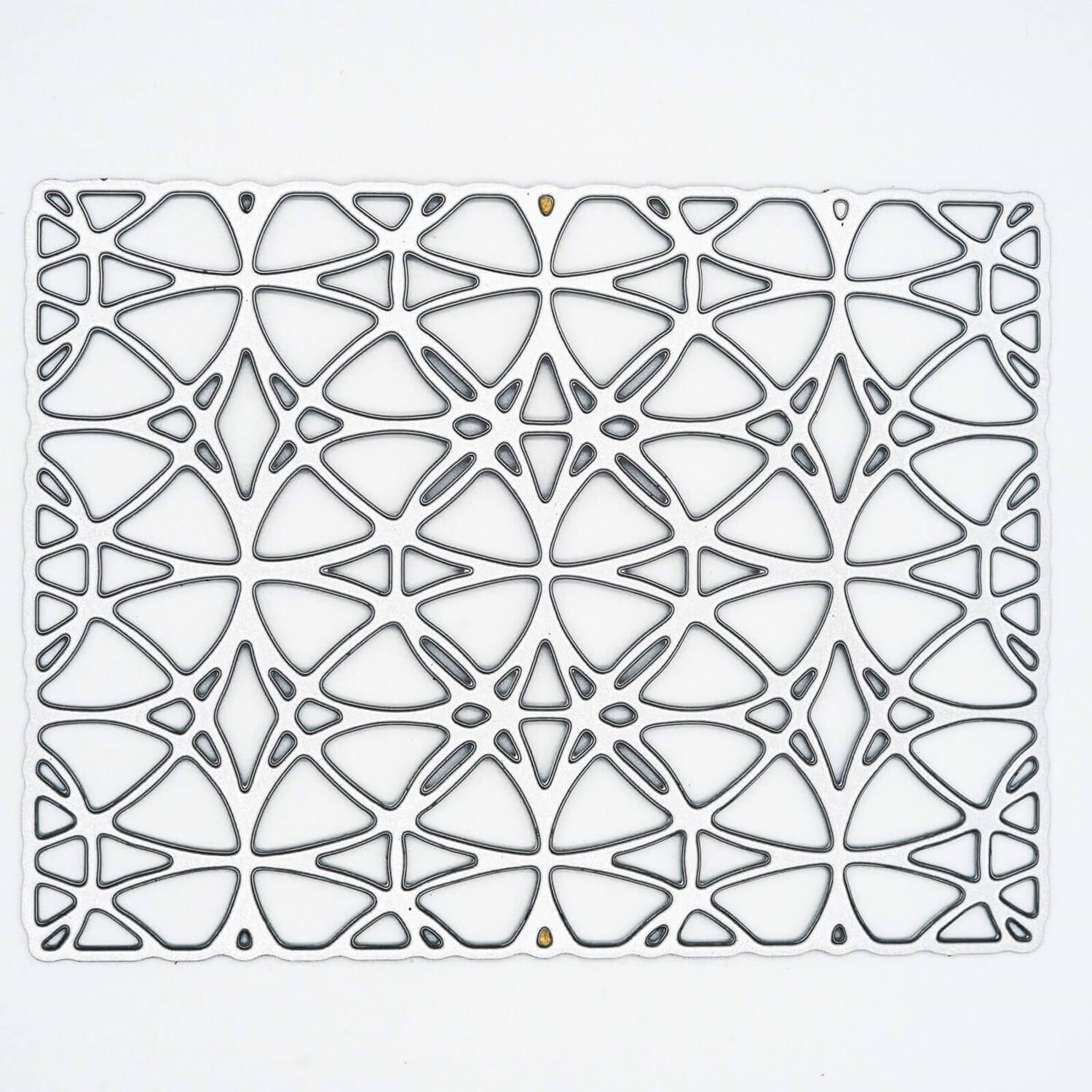 Die "Stanzschablone: Platte mit Kreismuster" von Stanzenshop.de ist eine rechteckige Metallplatte mit einem symmetrischen kreisförmigen Ausschnittmuster, perfekt für die Kartenherstellung, abgebildet auf einem weißen Hintergrund.