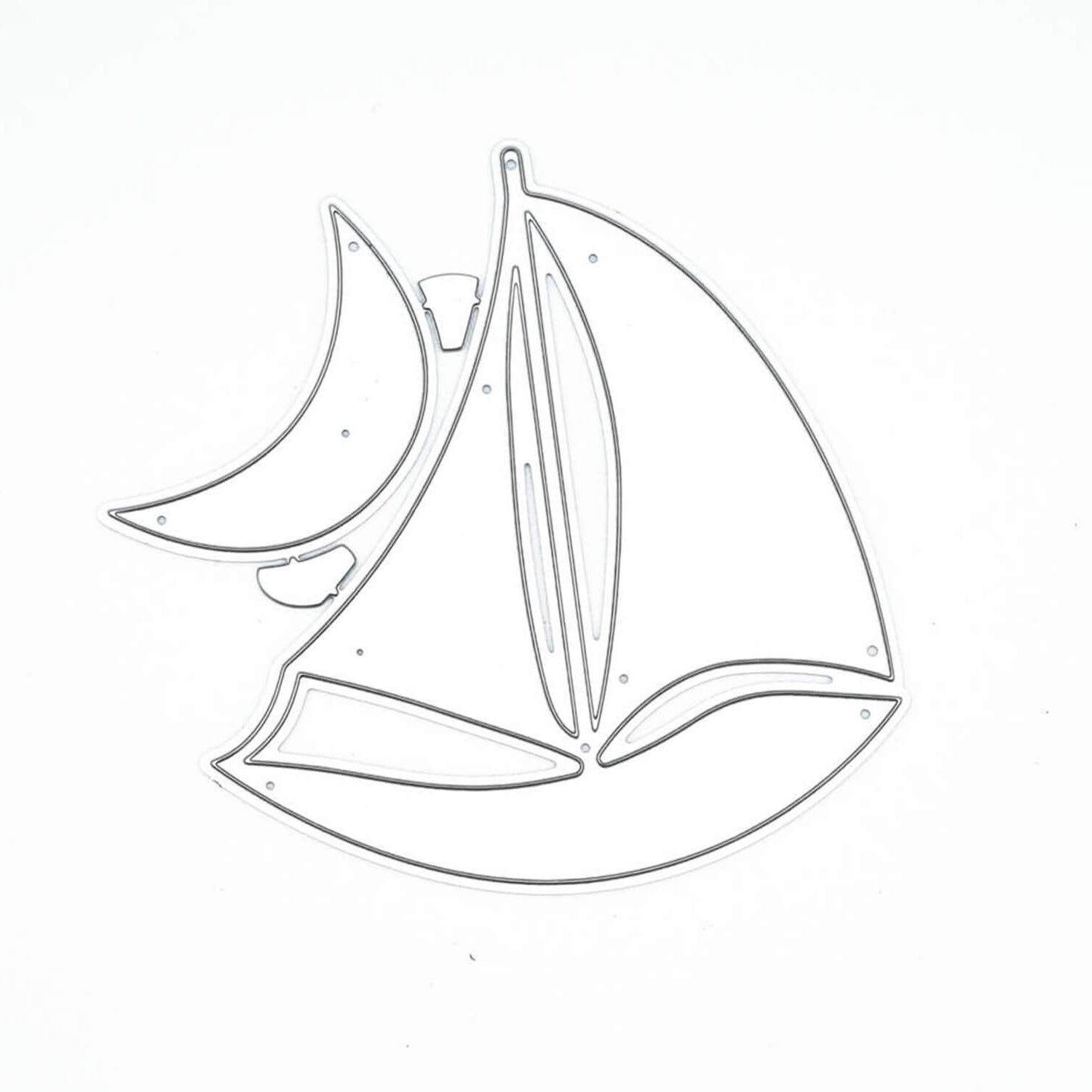 Die Stanzschablone Segelboot mit Mond von Stanzenshop.de ist eine Metallstanze in Form eines Segelbootes und einer Mondsichel, ideal für Basteln und Scrapbooking, und kompatibel mit Big Shot Maschinen, abgebildet auf einem schlichten weißen Hintergrund.
