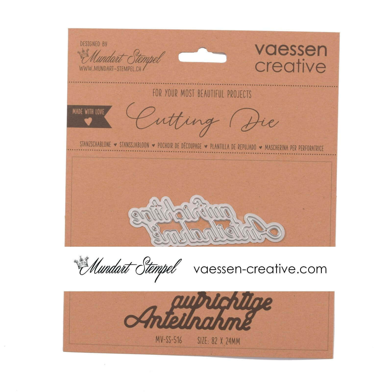 Die Vaessen Creative Stanzschablone Schriftzug "aufrichtige Anteilnahme" von Vaessen Creative ist für Basteln verpackt und auf einer braunen Rückseitenkarte mit Produktangaben abgebildet.