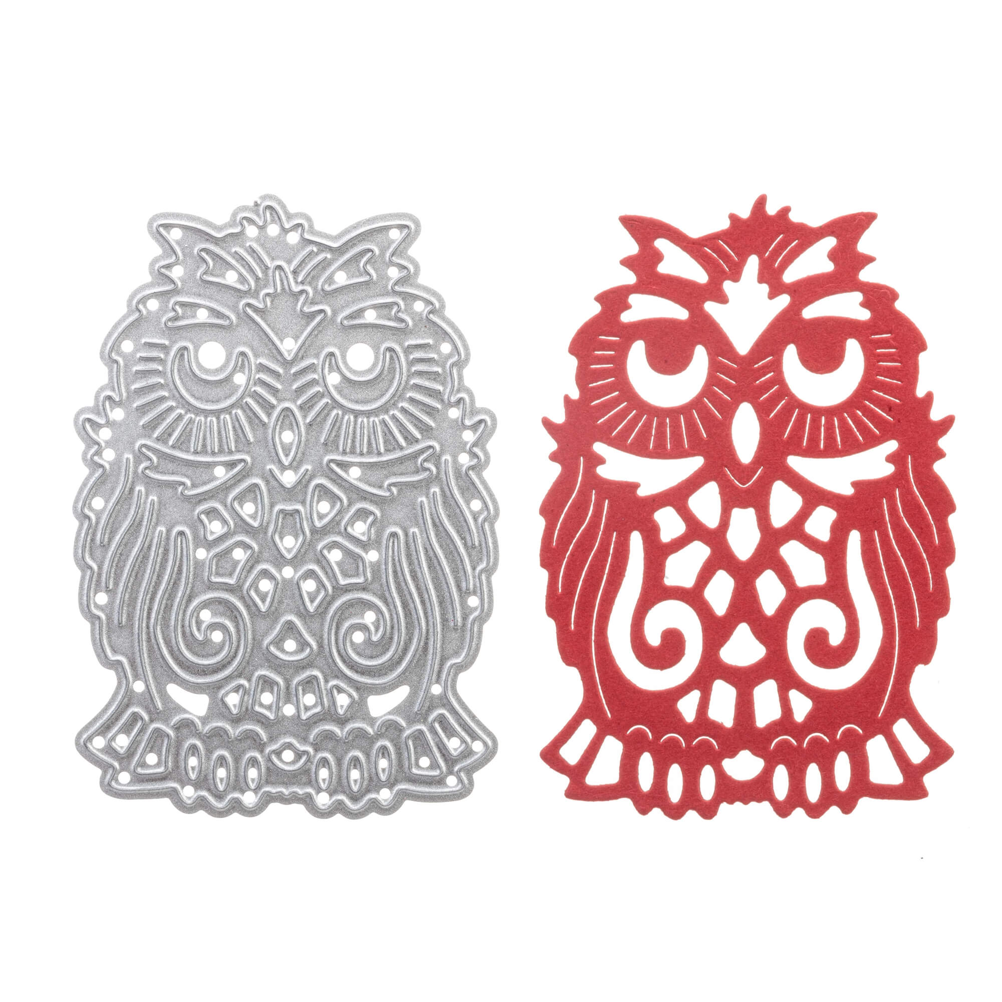 Eine silberne "Stanzschablone: Eule" von Stanzenshop.de und ein passender roter Eulen-Papierausschnitt sind nebeneinander auf weißem Grund abgebildet - ideal für Bastelschablonen oder Scrapbooking-Projekte.