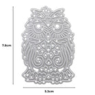 Die Stanzenshop.de Stanzschablone: Eule ist ein silberner Metallstempel (7,8 cm x 5,3 cm) mit filigranen Mustern, ideal für Scrapbooking oder als Bastelschablone/Stanzschablone Eule. Die Abmessungen sind auf dem Bild deutlich angegeben.