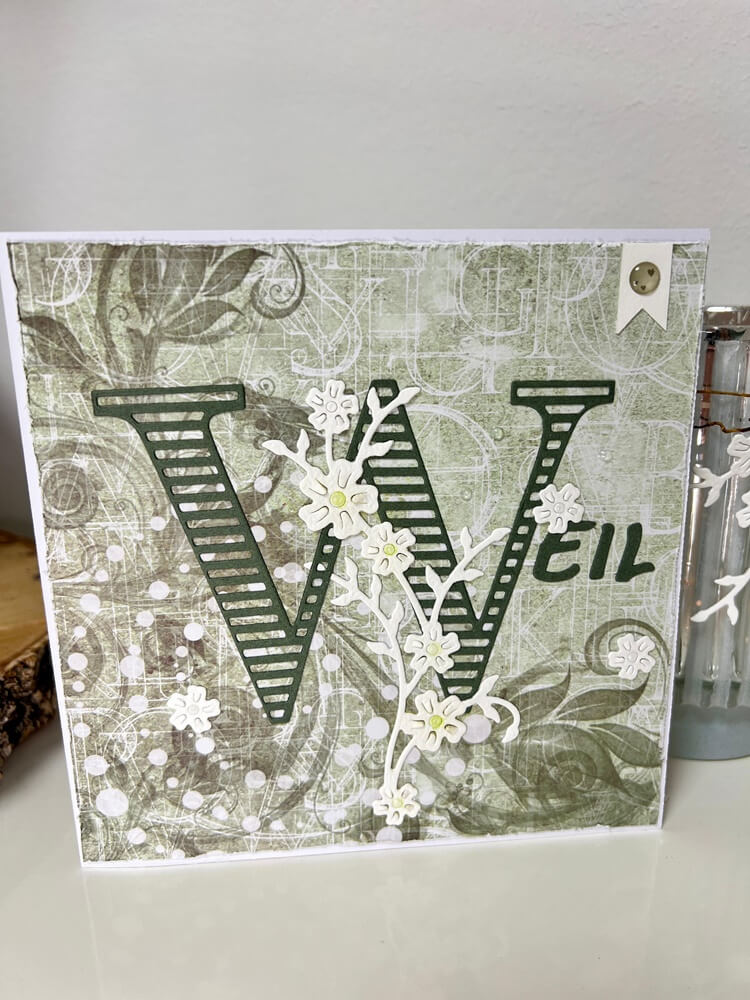 Inspiration Stanzschablone: Zweig mit mehreren Blüten