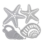 Die Stanzschablone Zwei Muscheln und zwei Seesterne von Stanzenshop.de zeigt Meeresmotive als ein zusammenhängendes Stück - ideal zum Basteln auf weißem Hintergrund.