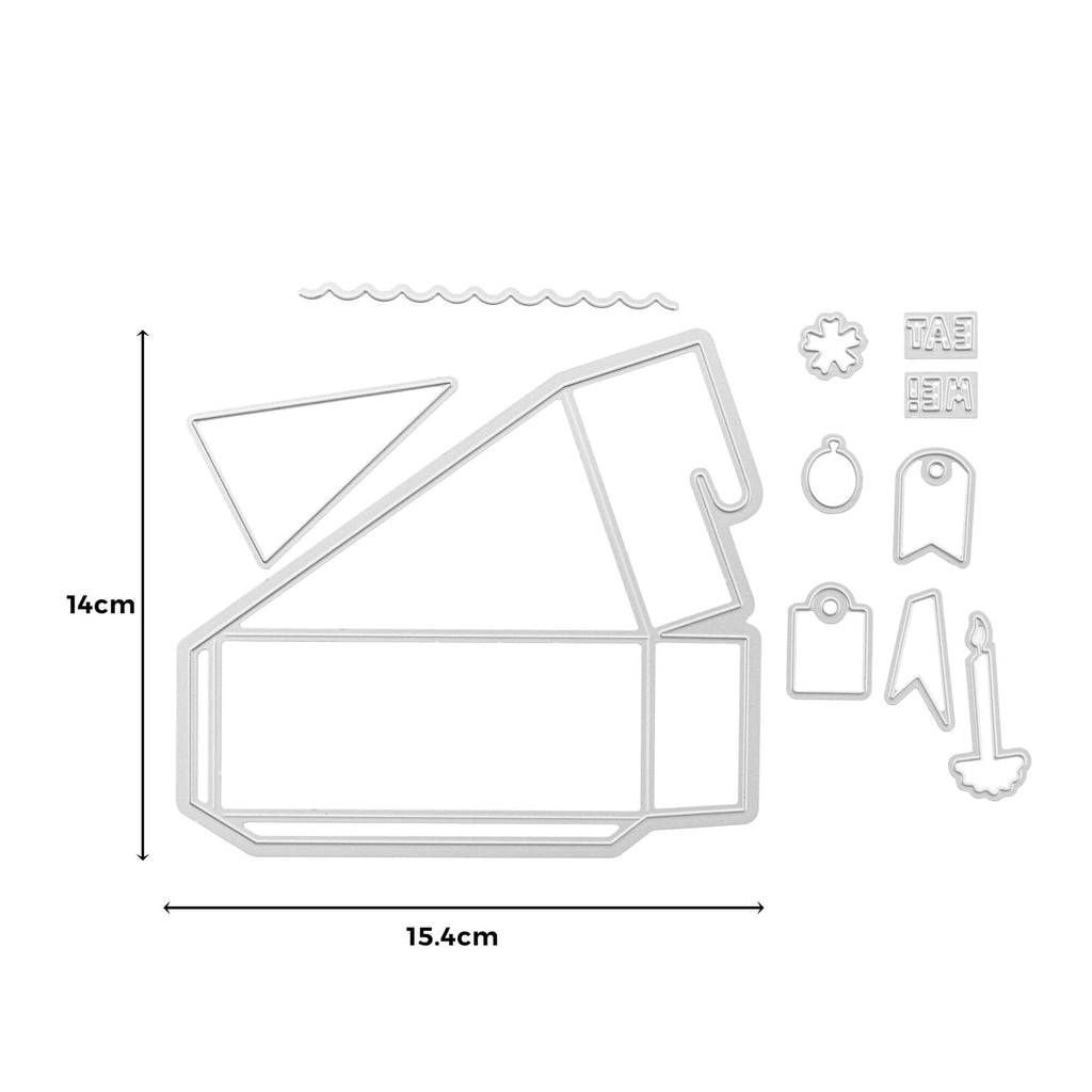 Ein aus Metall gestanztes Stanzschablonen-Set: Tortenschachtel von Stanzenshop.de mit verschiedenen Formen zum Basteln, darunter eine große hausähnliche Form, Anhänger, eine dreieckige Form und andere kleine Designs. Maße: 14 cm x 15,4 cm.