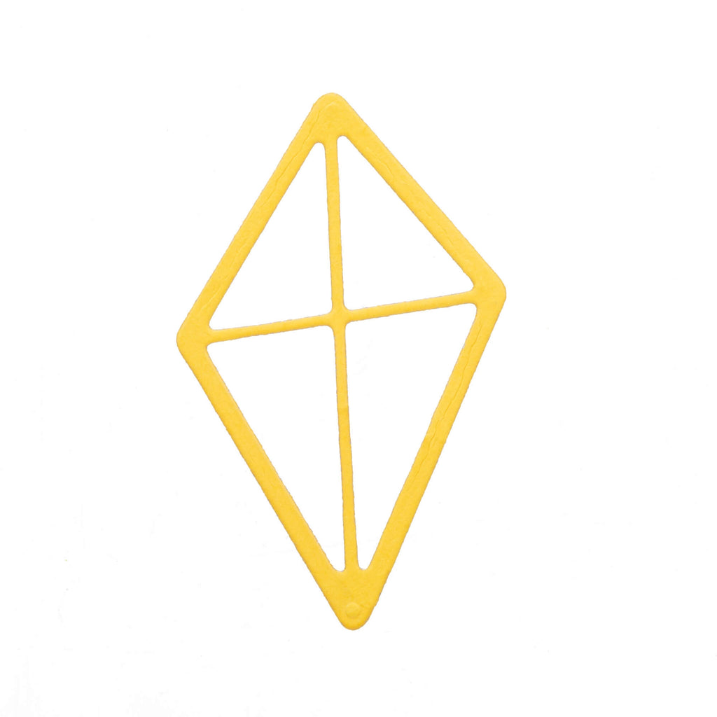 Ein gelbes dreieckiges Objekt auf weißem Hintergrund, perfekt für Bastelprojekte, Stanzschablone: Drache von Stanzenshop.de.
