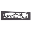 Gestalten Sie festliche Weihnachtskarten mit der Stanzenshop.de Stanzschablone: Der Krippenausschnitt zeigt die Heilige Familie, den Stall, die Heiligen Drei Könige auf Kamelen und Tiere in einem schwarzen Papierausschnitt.