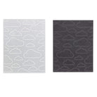 Zwei rechteckige Matten - eine hellgrau, eine dunkelgrau - zeigen das Wolkenmotive aus kleinen Punkten. Die Stanzschablone: Wolkenplatte von Stanzenshop.de ist perfekt, um Ihren Bastelprojekten Charme zu verleihen.