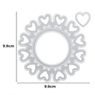 Die Stanzenshop.de Stanzschablone: Herzrand ist eine runde Metallstanze mit Herzformen am Rand, ideal für Scrapbooking, mit einem Durchmesser von 9,9 cm und neben einer einzelnen Herzform abgebildet.