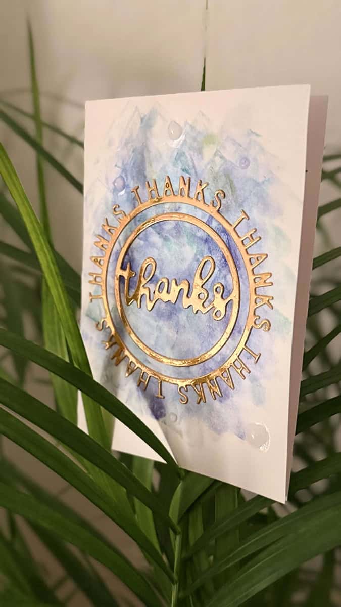 Die Stanzschablone: Thanks im runden Rahmen von Stanzenshop.de ist ideal für Scrapbooking oder das Basteln von Dankeskarten - mit "Thanks" im runden Rahmen für kreative Projekte.