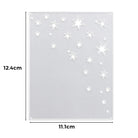 Die Stanzenshop.de Stanzschablone: Platte mit Sternen ist eine 12,4 x 11,1 cm große Metallplatte mit geprägten diagonalen Sternformen, ideal für Bastelprojekte und Scrapbooking.