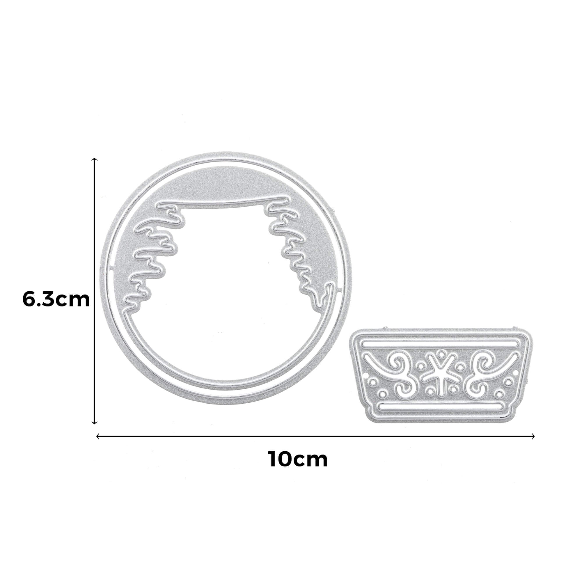Die Stanzschablone Stanzenshop.de: 3D Schneekugel mit Haus und Fuchs enthält einen gewellten Kreis und ein verziertes Rechteck - perfekt für Bastelprojekte oder 3D Schneekugeldesigns. Größe: 6,3 x 10 cm.
