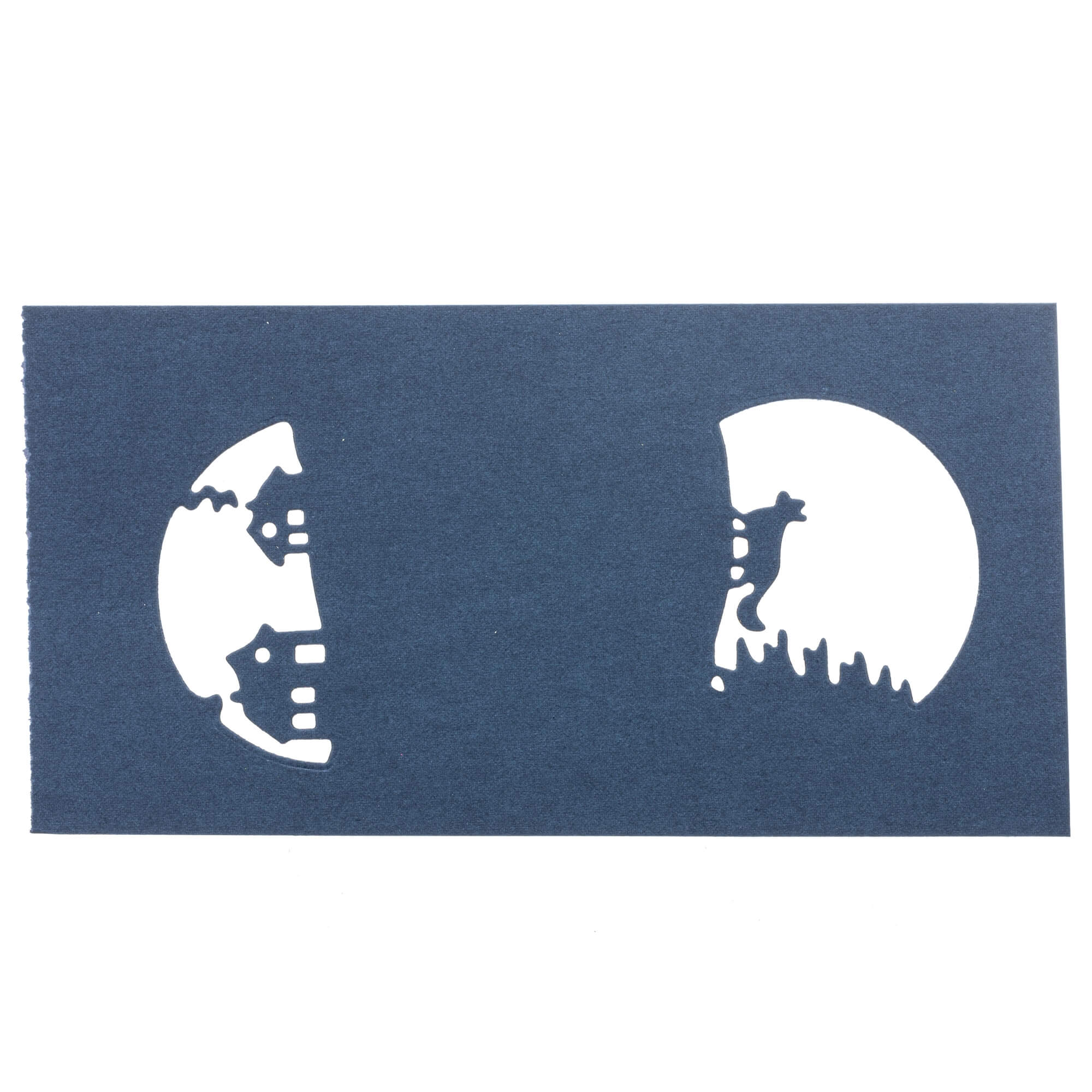 Die Stanzenshop.de "Stanzschablone: 3D Schneekugel mit Haus und Fuchs" ist ein marineblauer Bogen mit zwei halbkreisförmigen Ausschnitten - einer zeigt ein Haus, der andere einen Fuchs auf einem Hügel - ideal für Bastelprojekte oder einzigartige 3D Schneekugel-Designs.