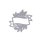 Die Stanzschablone Banner mit Blättern von Stanzenshop.de bietet einen filigranen Rahmen mit silberner Umrandung, ein leeres Banner und Blattakzente, ideal für herzliche Grüße.