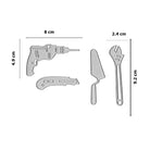 Das Stanzschablone Werkzeug-Set Cutter Messer Schraubenschlüssel Kelle von Stanzenshop.de enthält vier silberne Werkzeugformen - Bohrer, Universalmesser, Tortenheber und Schraubenschlüssel - mit beschrifteten cm-Größen für DIY-Projekte oder Männerkarten.