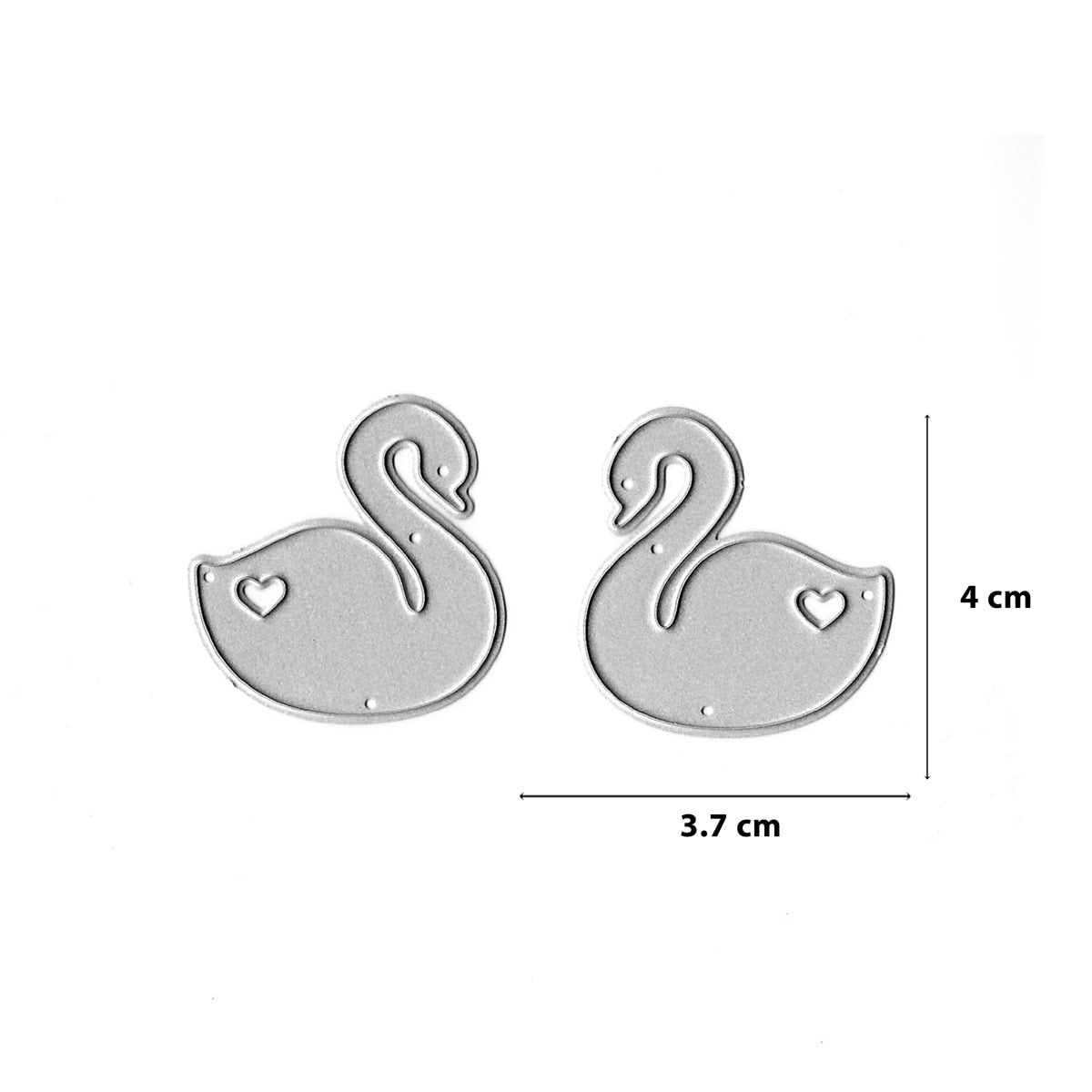 Die "Stanzschablone Schwäne mit Herzmotiv" von Stanzenshop.de zeigt zwei metallische Schwäne (4 x 3,7 cm) mit Herzausschnitten auf weißem Hintergrund mit Größenmarkern - ideal für DIY-Projekte oder kreative Kartenideen.