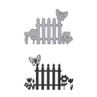 Zwei metallene Stanzschablone Gartenzaun von Stanzenshop.de - eine silberne, eine schwarze - mit Lattenzaun, Blumen und Schmetterling auf weißem Hintergrund. Perfekt für Frühlingsdeko oder kreative Blumen Bastelideen.