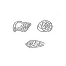 Die Stanzschablone Meeresmuscheln von Stanzenshop.de zeigt drei verschiedene Muschel-Umrisse, ideal für maritime DIY-Projekte und kreative Deko auf weißem Hintergrund.