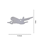 Die Stanzschablone Flugzeug von Stanzenshop.de ist eine silberne Metallstanze in Form eines Flugzeugs (11,4 x 4 cm), perfekt zum Basteln von Projekten zum Thema Urlaub, abgebildet auf einem weißen Hintergrund.