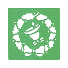 Die Stanzschablone Weihnachtskranz mit Glocke von Stanzenshop.de besteht aus einem festlichen Kranz mit Stechpalme, einer zentralen Glocke und zwei kleineren Glocken - ideal für kreative Weihnachtsdekorationen zum Selbermachen.