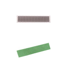 Eine braune rechteckige Karte und ein grüner rechteckiger Anhänger, beide geprägt mit Diamant-Musterbordüre von Stanzenshop.de, sind auf weißem Hintergrund abgebildet, der grüne Anhänger schräg unter der braunen Karte.