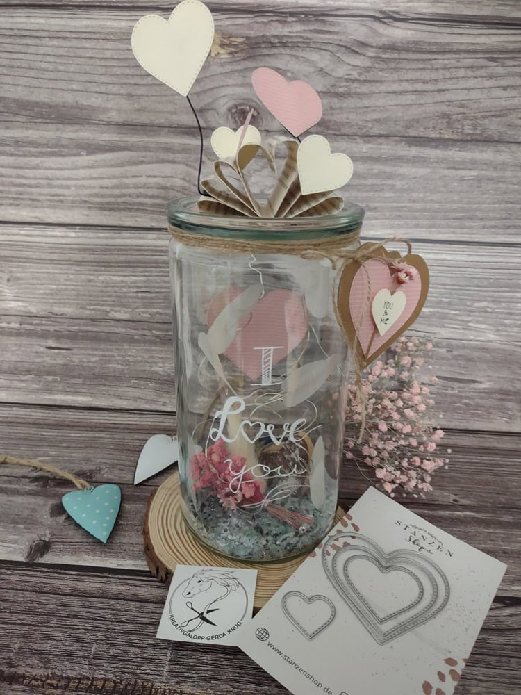Inspiration Stanzschablone Herzrahmen mit Nahtlinien