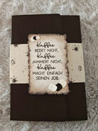 Die "Stanzschablone: Sechs gewellte Rahmen in verschiedenen Größen" von Stanzenshop.de bietet sechs gewellte Rahmen in verschiedenen Größen, perfekt für Scrapbooking, Basteln und kreative Kartenprojekte.