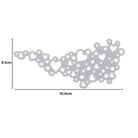 Die Stanzschablone Welle aus Herzen von Stanzenshop.de ist eine silberne Metallstanze mit einer Ansammlung von Herzen und Kreisen, ideal für Scrapbooking oder Basteln. Sie misst 10,9 cm in der Breite und 5,1 cm in der Höhe, die Maße sind beschriftet.