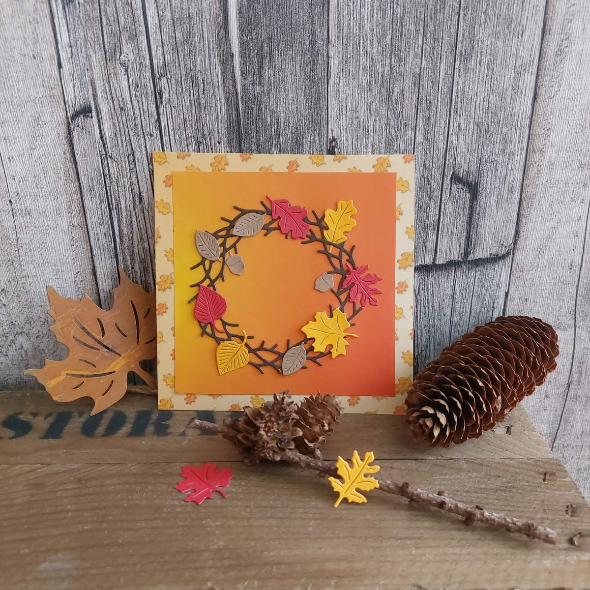 Inspiration Stanzschablone Herbstkranz mit Blättern