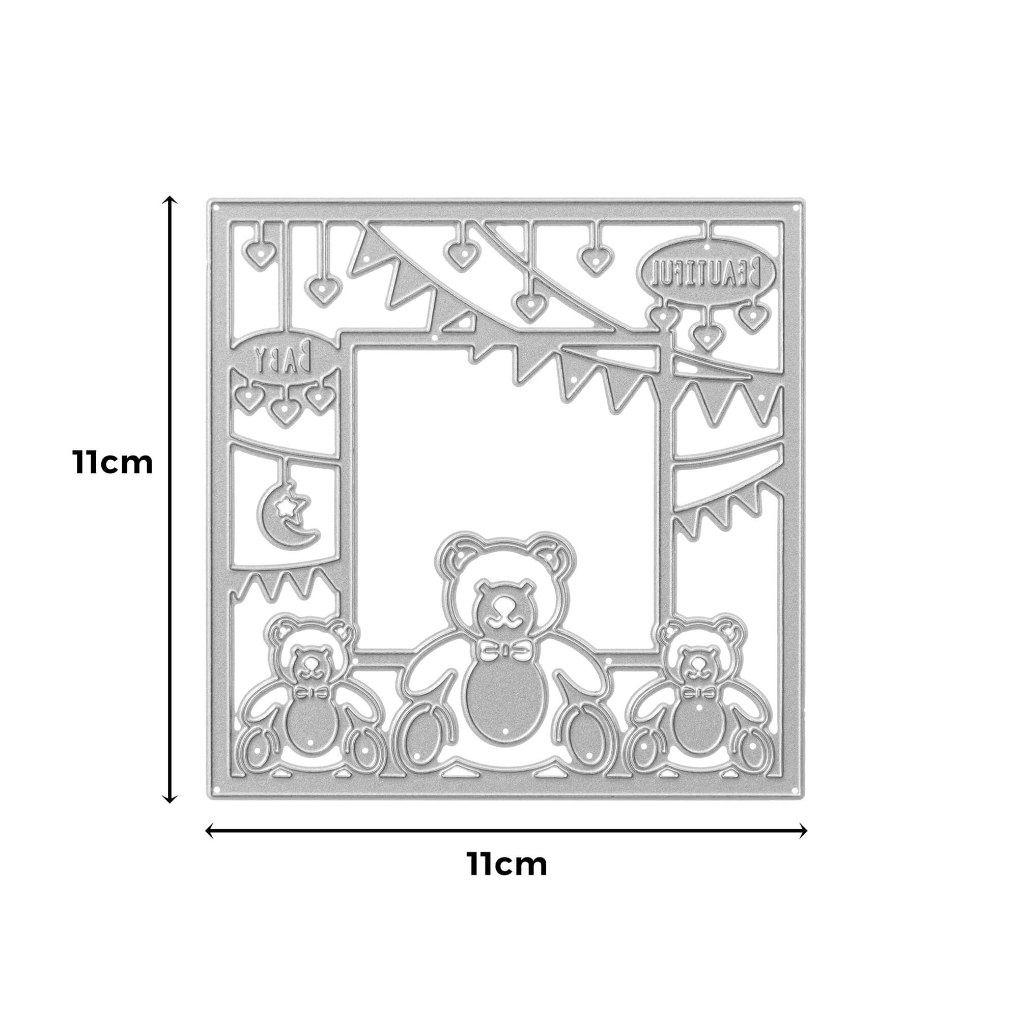 Die Stanzschablone Bären im Rahmen von Stanzenshop.de ist eine quadratische silberne Metallstanze (11x11 cm) mit einem Teddybär, zwei kleinen Bären, Wimpeln und Babydekor - ideal für Basteln oder Scrapbooking-Projekte.