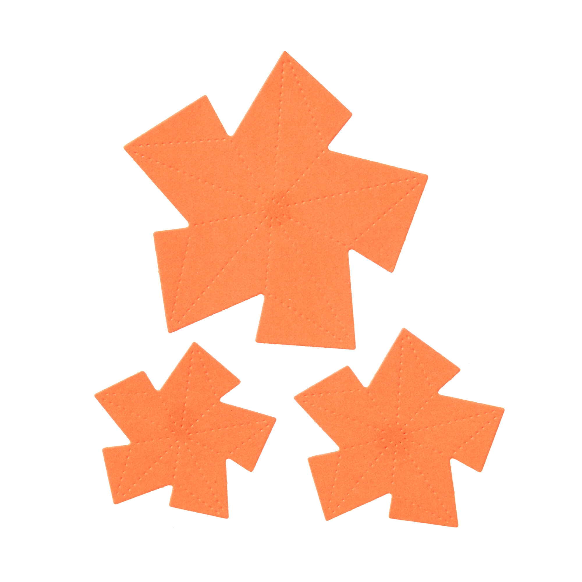 Drei orangefarbene, unregelmäßige Filzteile mit gestickten Linien - ideal für das Bastelset Weihnachten oder mit Ihrer Stanzenshop.de Stanzschablone: Drei Sterne (dreidimensional).