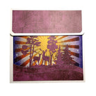 Eine Grußkarte mit einer lila-gelben Waldszene mit Rehen, Bäumen und einem Sonnenaufgang - perfekt für Basteln Karten oder in Kombination mit der Stanzschablone: Winterlandschaft im Halbkreis von Stanzenshop.de.