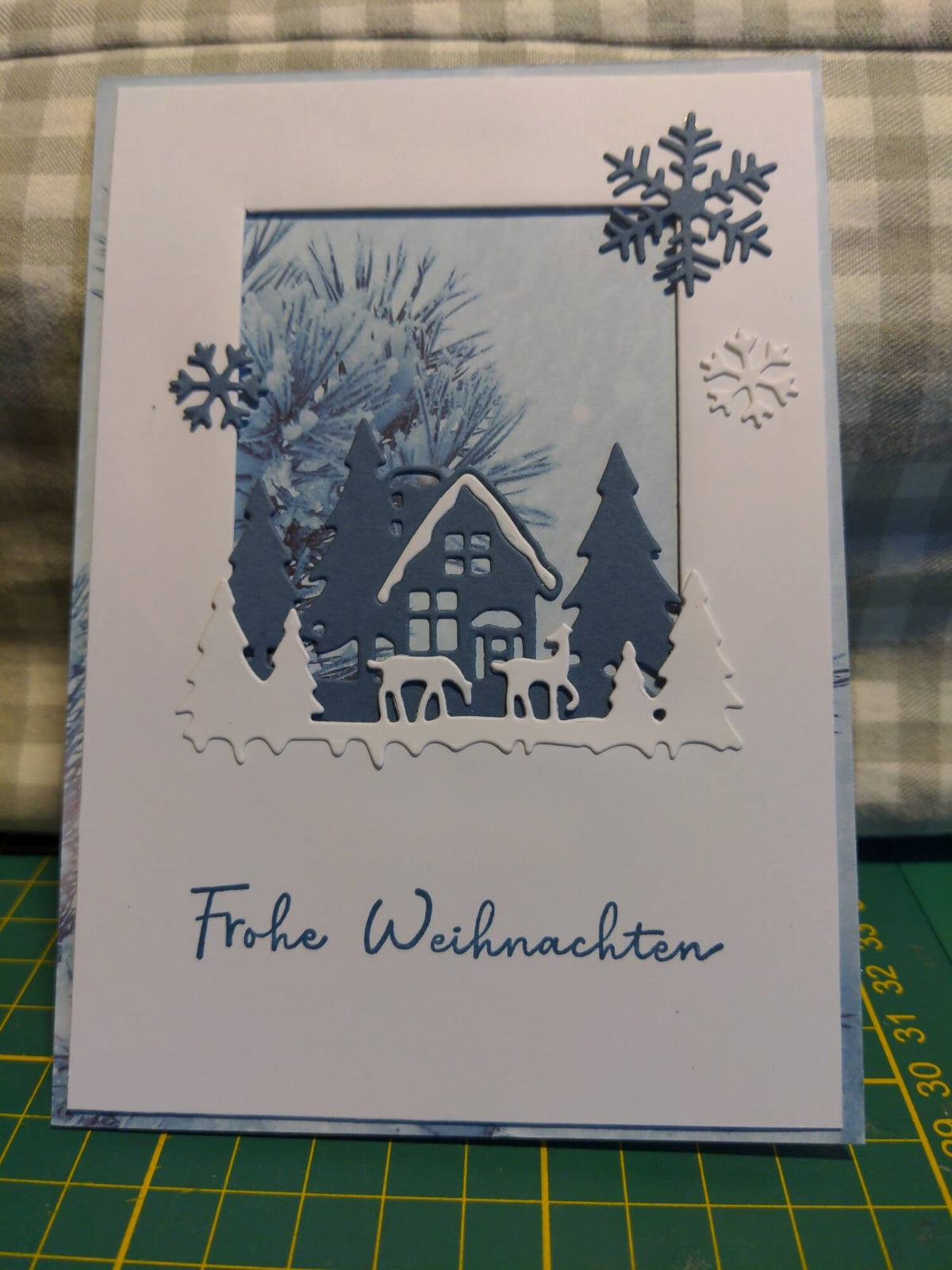 Inspiration Stanzschablone Haus im Schnee