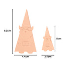 Die Stanzschablone Nikolaus und Wichtel von Stanzenshop.de zeigt zwei dreieckige Wichtelausschnitte (8,2x4,4cm und 5x2,5cm) mit Messpfeilen, ideal für Wintermotive Basteln oder als Weihnachtsstanzschablone.