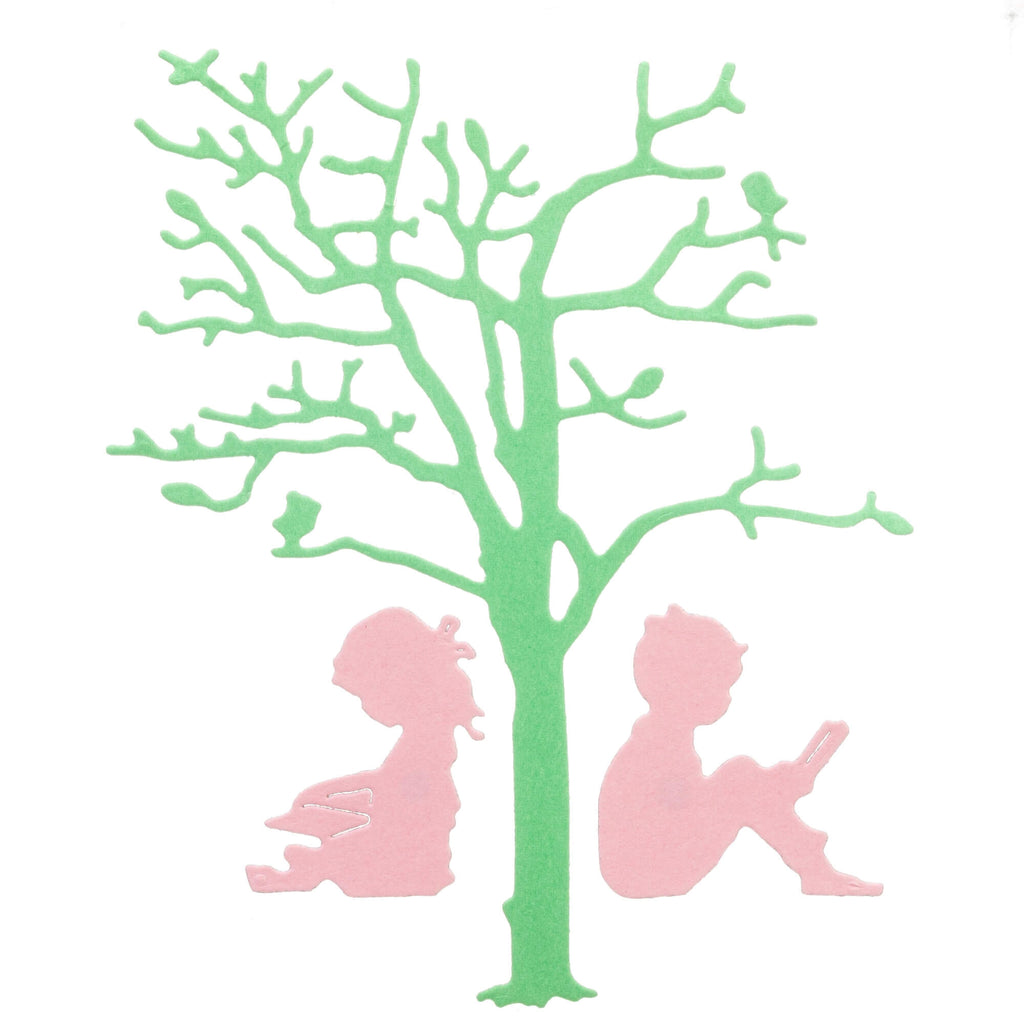 Eine Silhouette von zwei Kindern, die unter einem Baum sitzen Stanzschablone Baum mit zwei sitzenden Kindern von Stanzenshop.de.