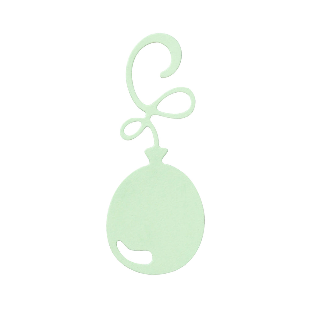 Eine grüne Stanzschablone Luftballon mit Schnur von Stanzenshop.de hängt auf einem weißen Hintergrund.
