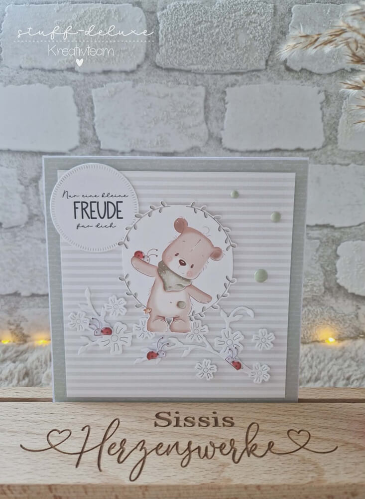 Inspiration Stanzschablone: Zweig mit mehreren Blüten
