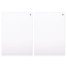 Zwei leere weiße rechteckige Karten mit einem kleinen "B" in der rechten oberen Ecke werden nebeneinander gelegt - ideal als Platten für die Vaessen Creative - Cut Easy Grundplatte (B) 2St. von Vaessen Creative.